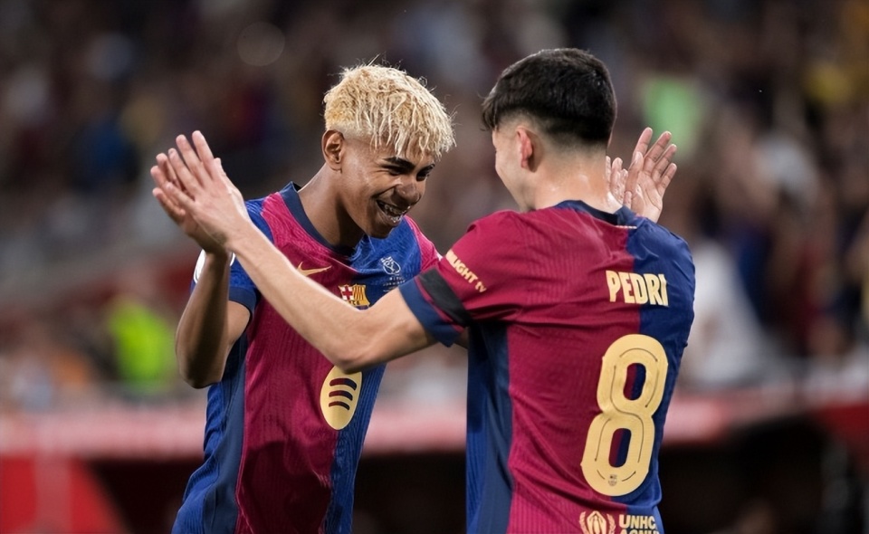 巴萨遭遇危险对手！法兰克福进攻凶猛防守漏洞百出，欧冠生死战提前上演