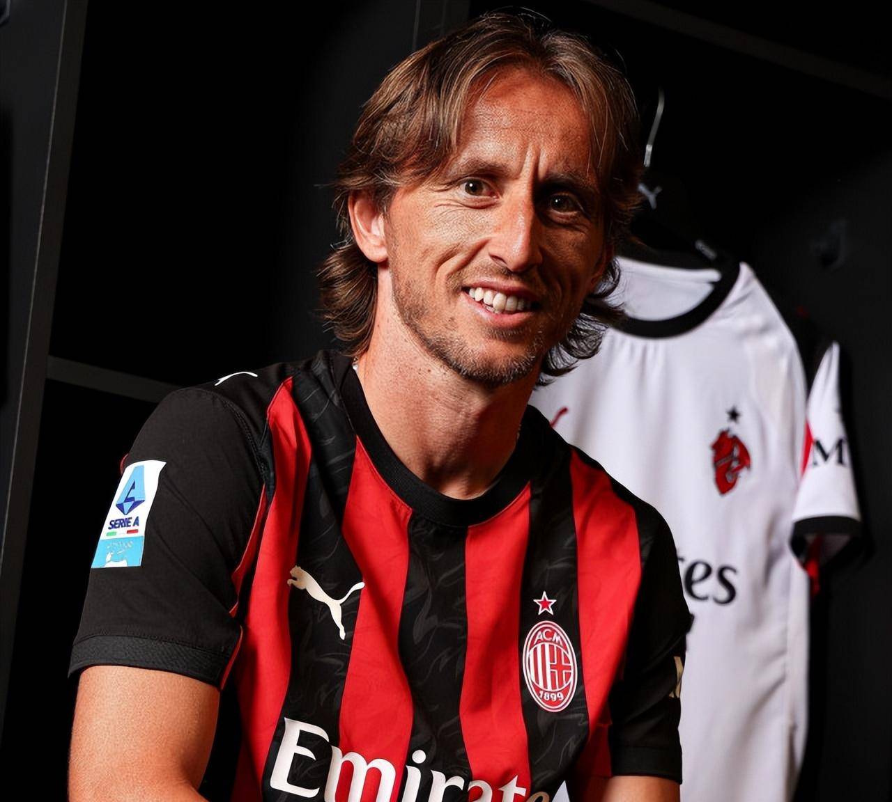 美媒：76人在恩比德伤病报告上已被罚款42.5万美元