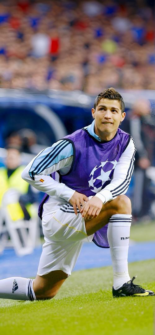 蒂尔潘生涯执法欧冠共判31粒点球，成为欧冠判点最多的主裁