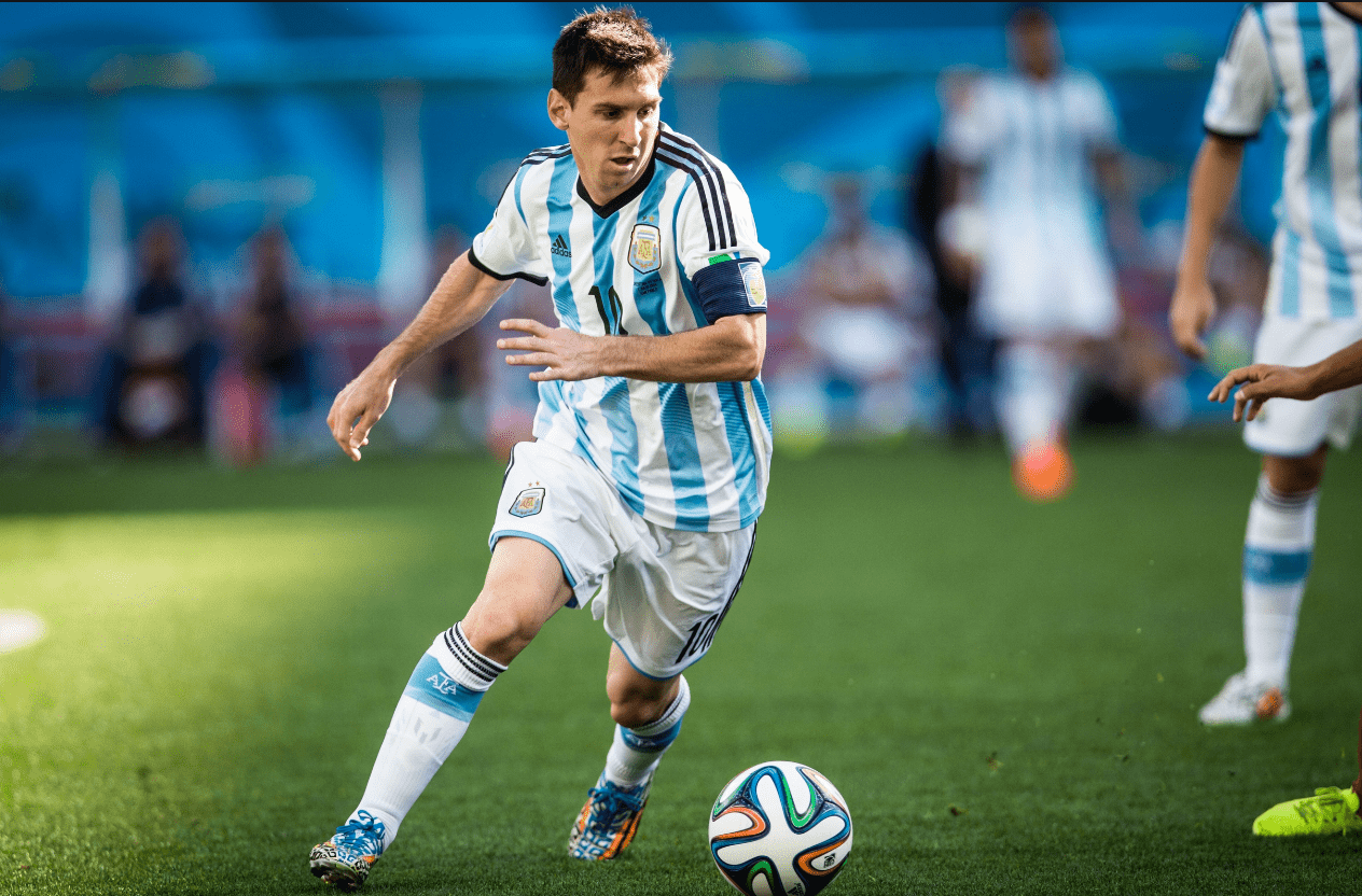 国米阿切尔比第30分钟伤退