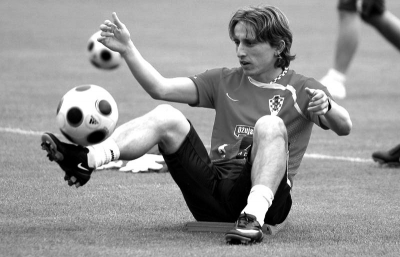 浦项铁人主帅：部分中后卫未能随队出征，其他球员可填补空缺