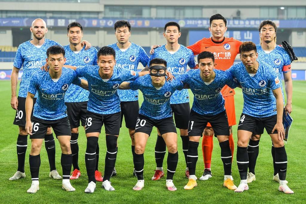 中超比赛亮点：上海海港2-1取胜山东泰山,