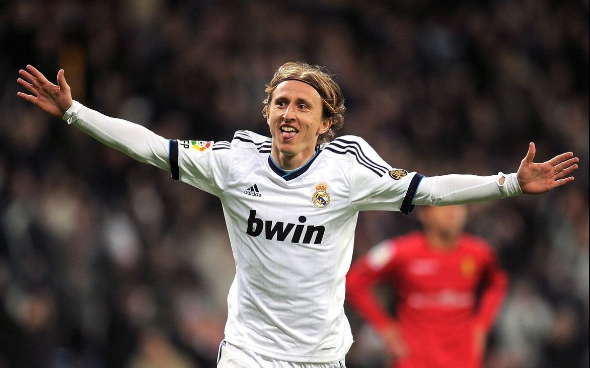 邮报：红军vs毕包前安菲尔德主看台发生误报，球迷被暂时疏散