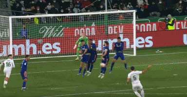 曼联计划在2026年以约7500万英镑签下巴莱巴，但需等待未来转会窗口，且交易需布莱顿同意。